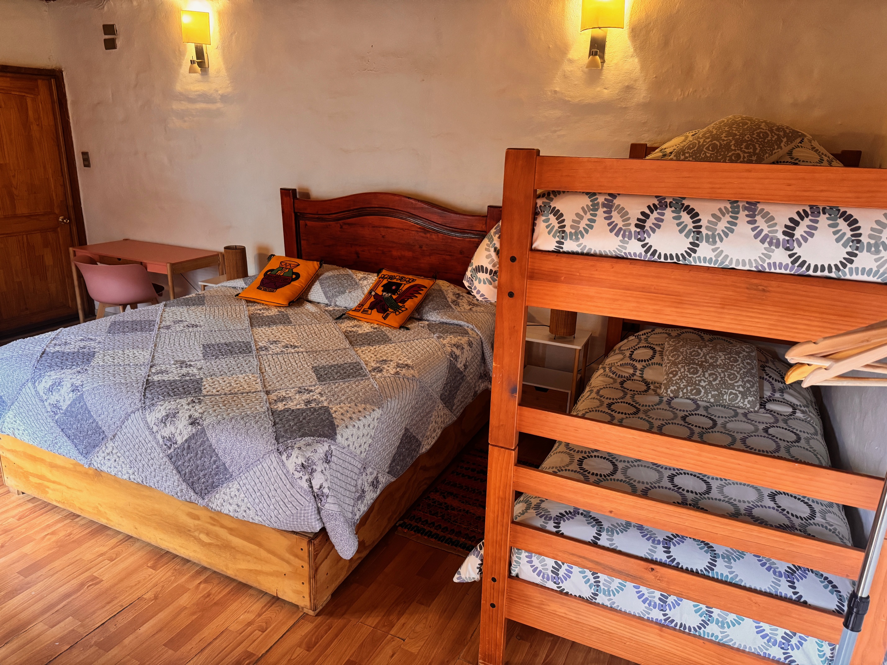 غرفة رباعية ثلاثية بسرير كينج وسرير بطابقين بحمام خاص، Ruka Zen Lodge 3/10