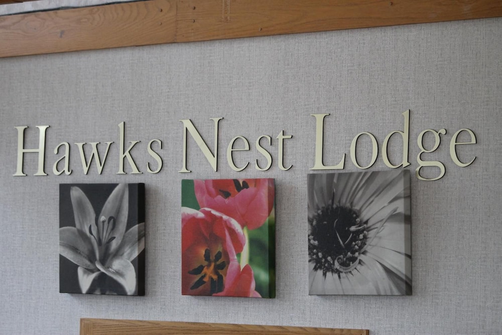 Hawk Apos S Nest Lodge 26/35