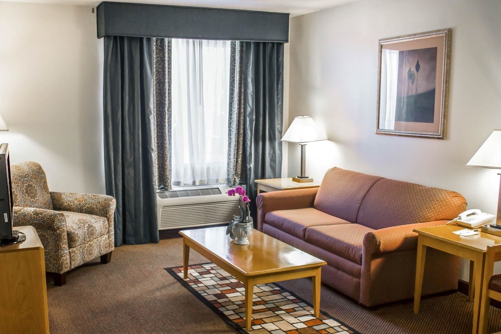 Quality Inn & Suites Longview Kelso 25/44