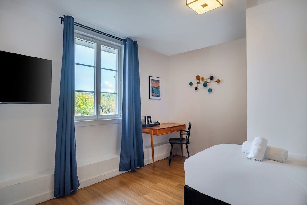 Standard, Triple, 1 King and 1 Single Beds, La Coudraie - Marne La Vallee Val D Europe 3/5