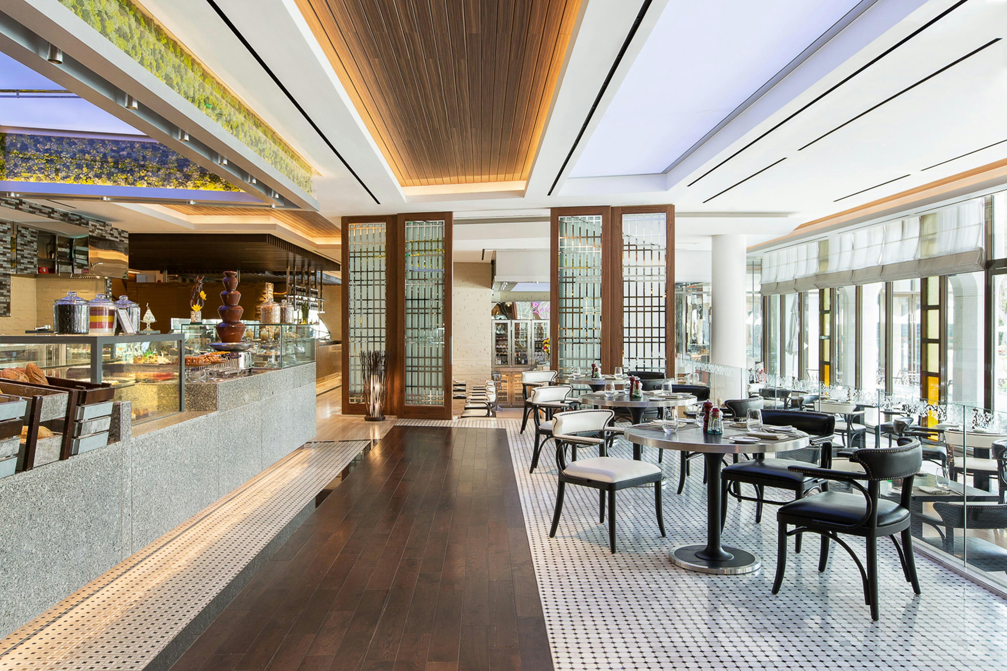Le Meridien Abu Dhabi 33/34