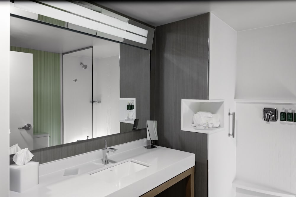 Courtyard by Marriott East Lansing Okemos 16/41