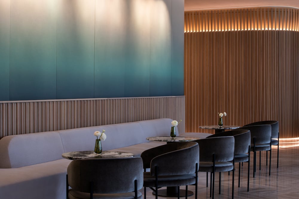 Four Seasons Hotel Montreal 60/68