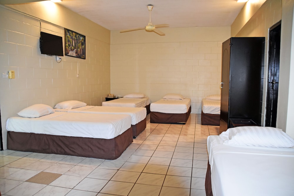 Grand Melanesian Hotel 20/50
