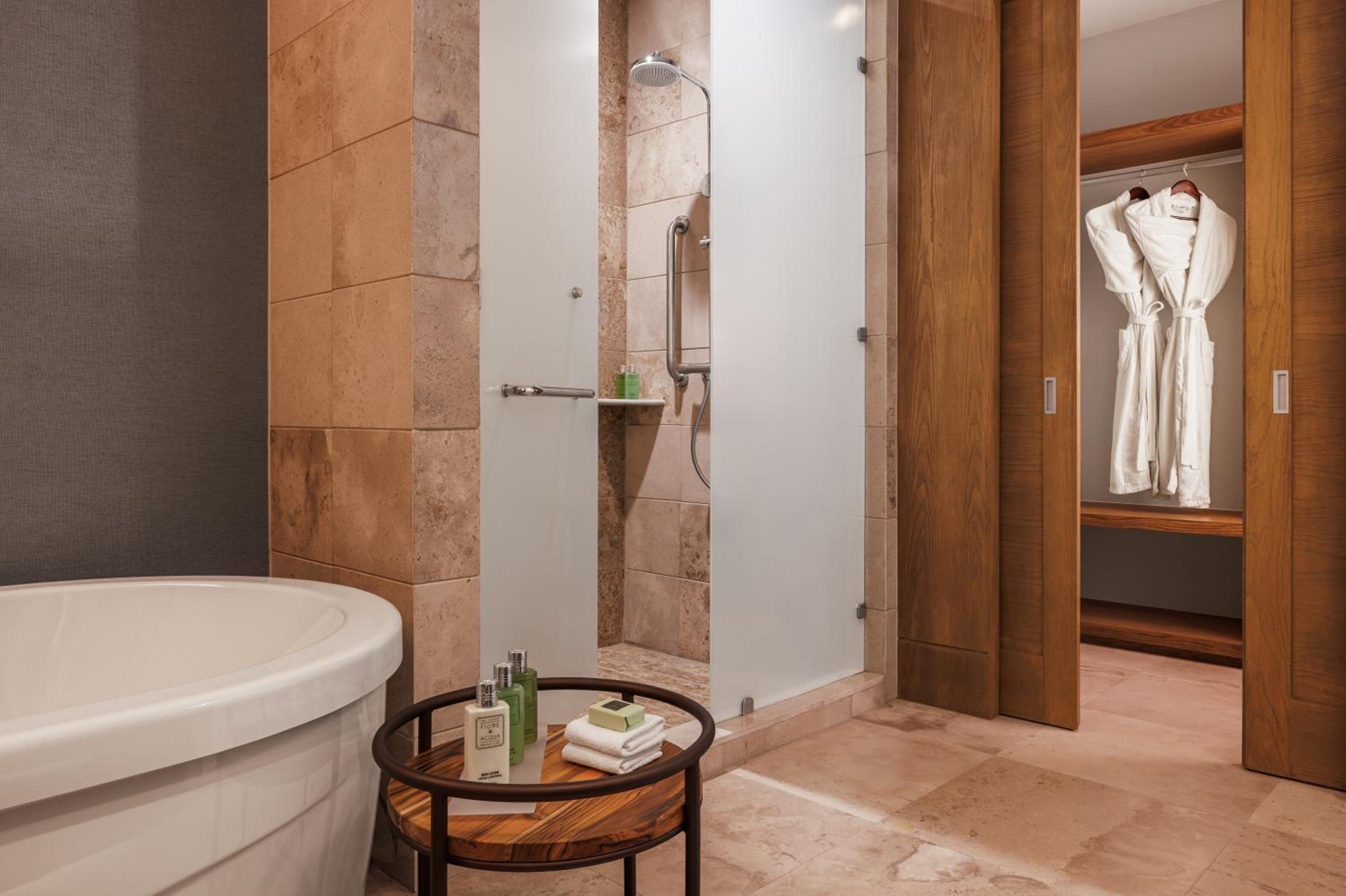 جناح بسرير كينج وسريرين مزدوجين بغرفتي نوم، BON Hotel at VidantaWorld Nuevo Nayarit 3/5