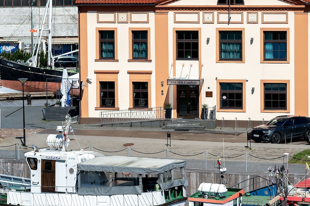 Old Port Hotel 2/50