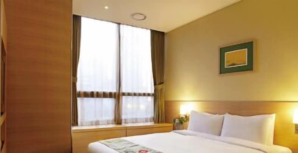 Hotel Skypark Central Myeongdong 11/44