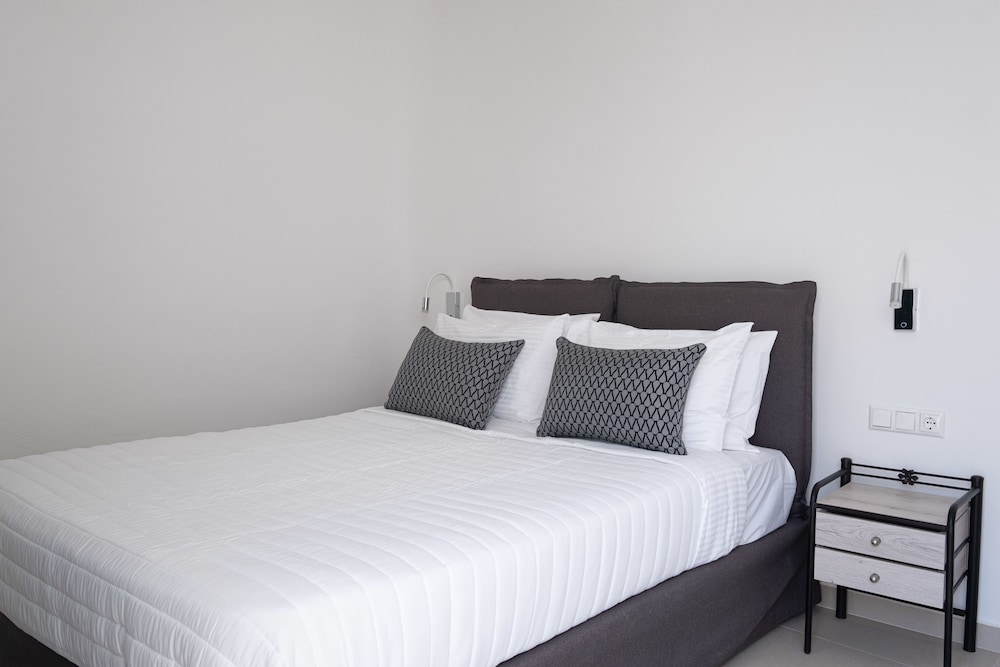 Santoterra Antigua Luxury Suites 12/50