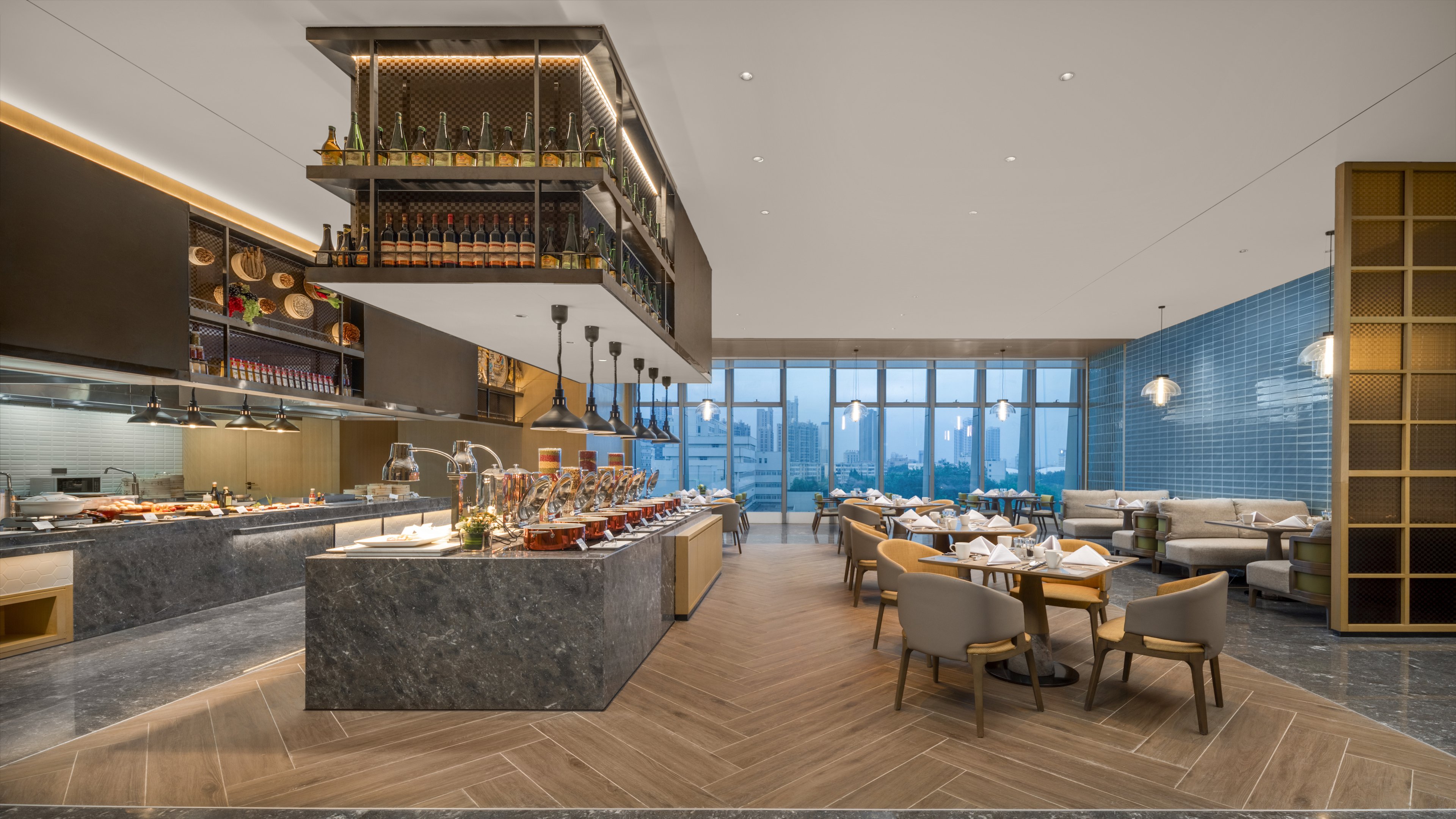 Holiday Inn Qinhuangdao Haigang 24/52