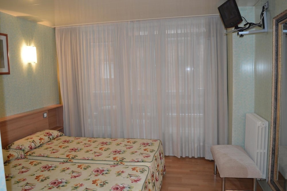 Hotel Bedoya 8/32