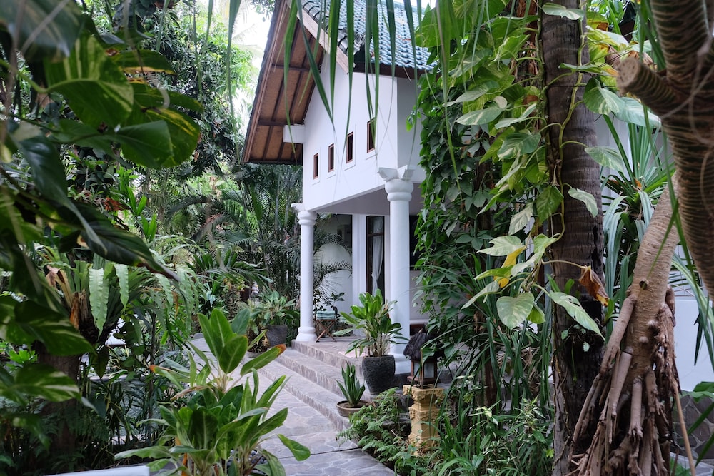 Villa Boreh Beach Resort And Spa 8/64