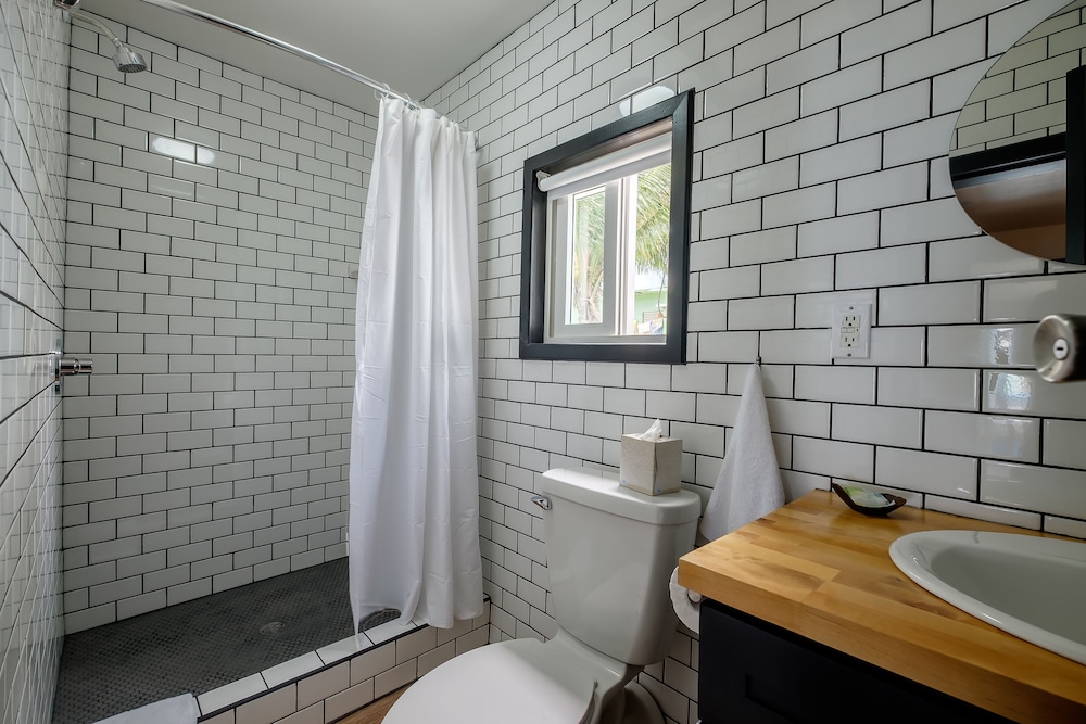Aquavista Beachfront Suites 29/29
