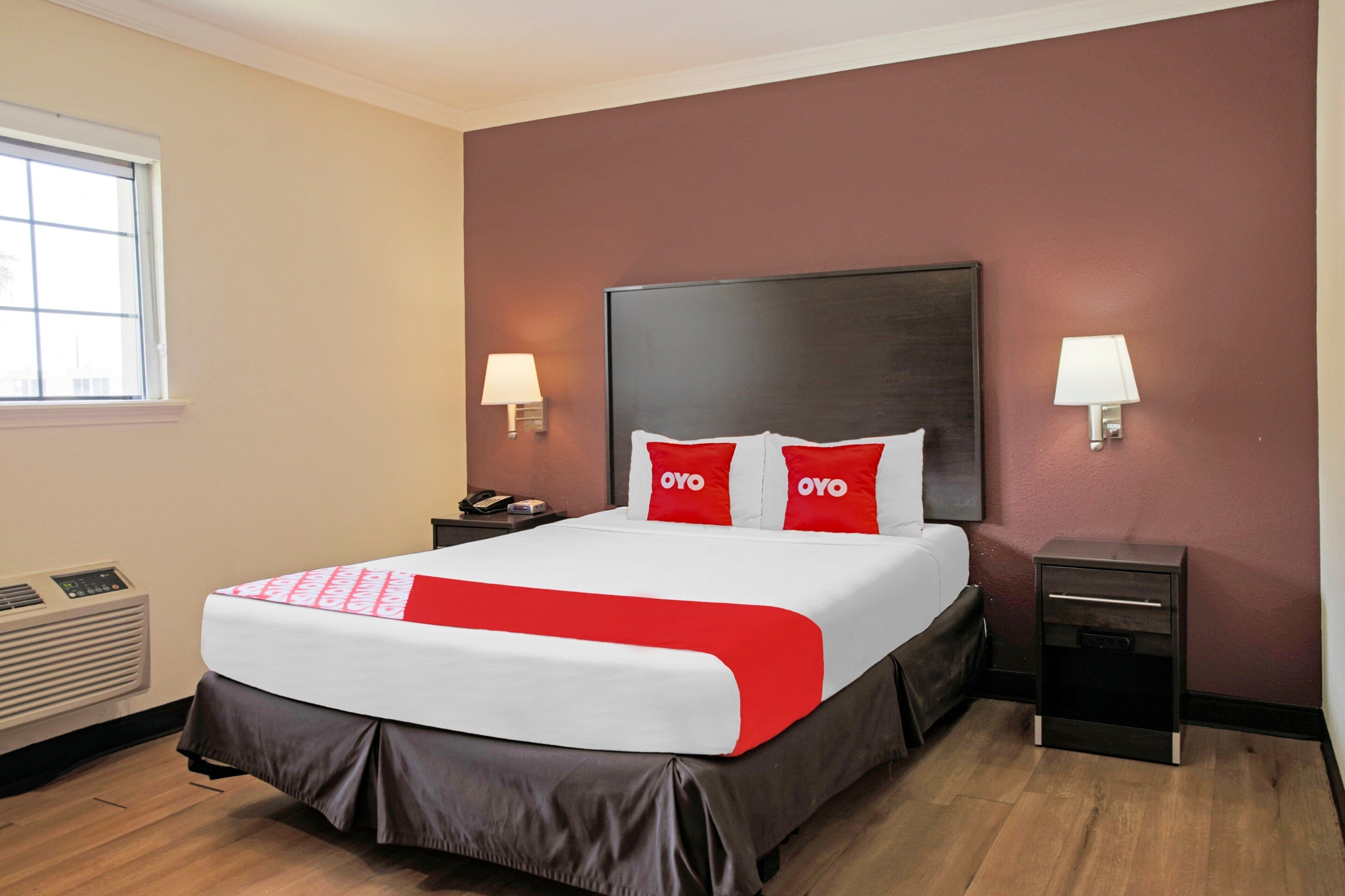 1 BEDROOM, SUITE