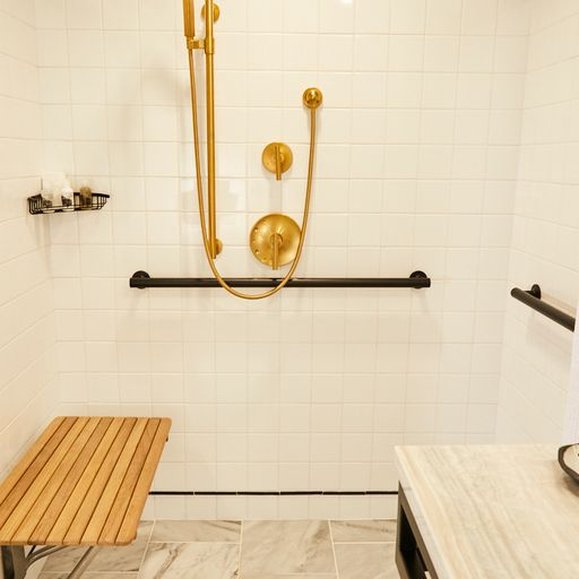 Emeline Hotel 40/50