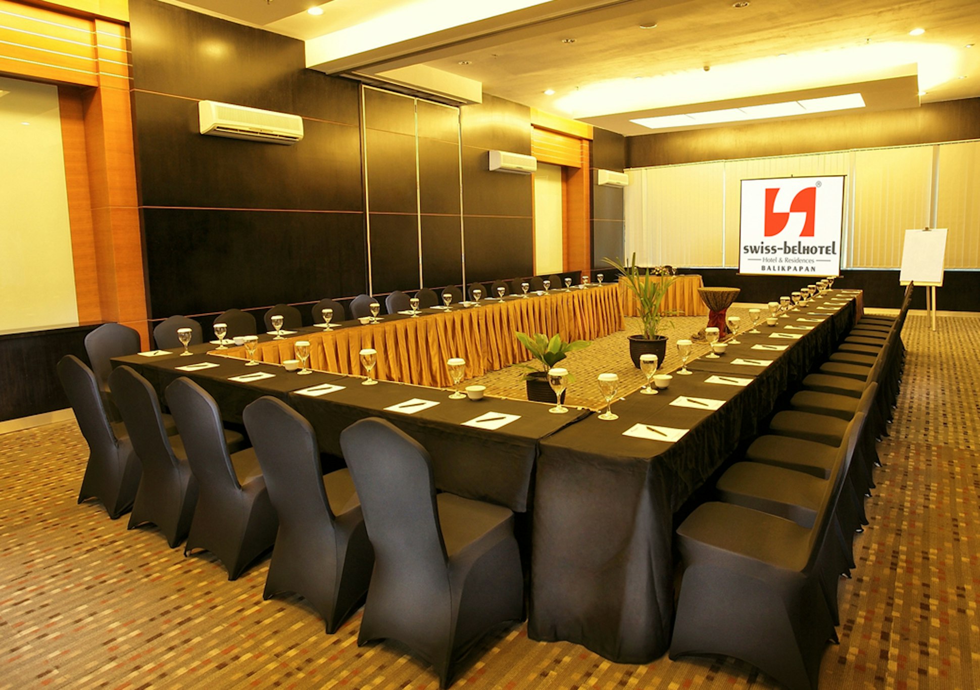 SWISS-BELHOTEL BALIKPAPAN 55/58