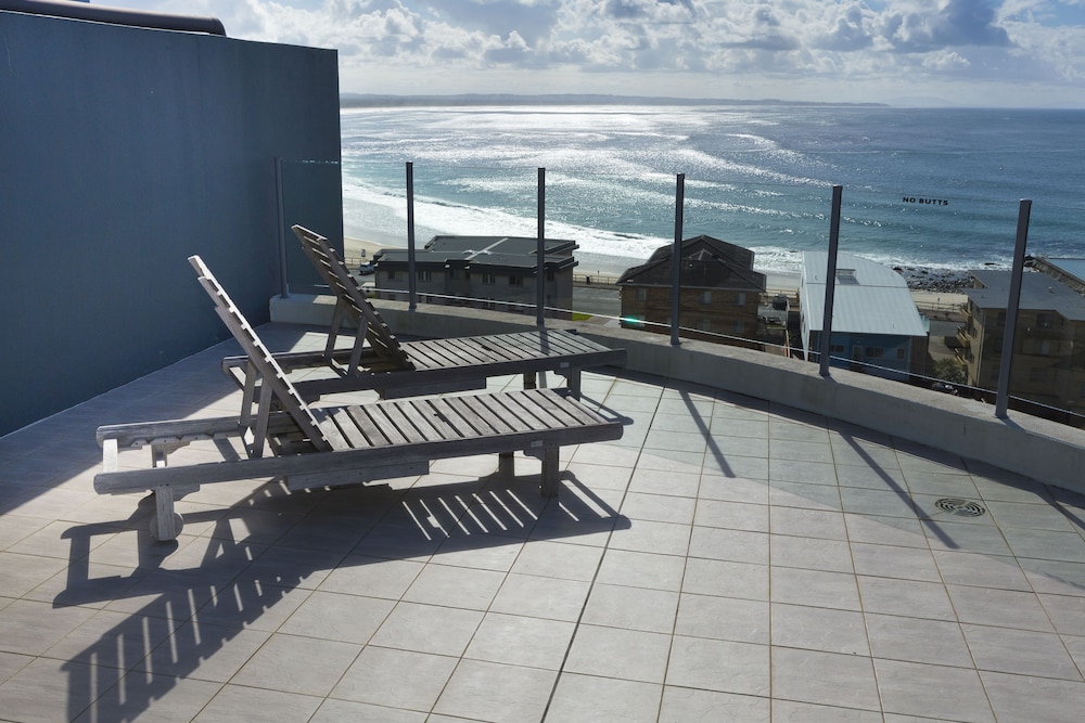 Sevan Apartments Forster 8/74