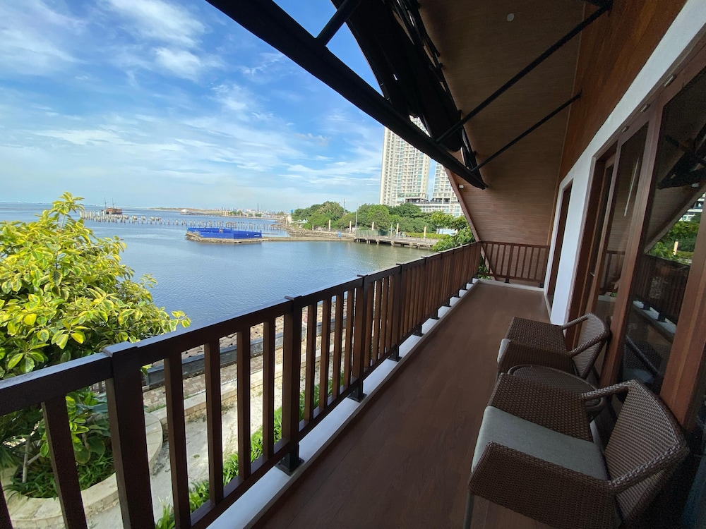 Putri Duyung Ancol Kt 56/57