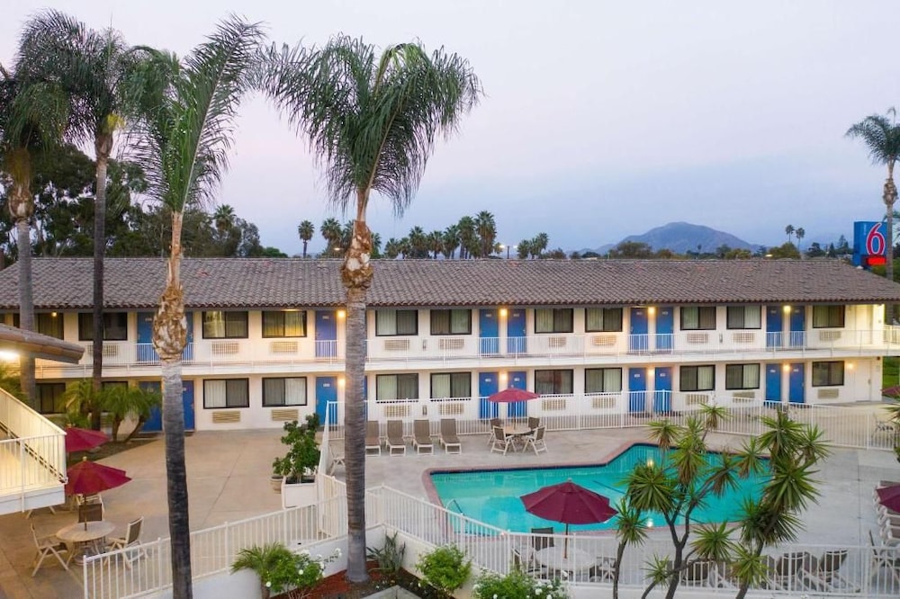 Motel6 Camarillo, CA 2/71