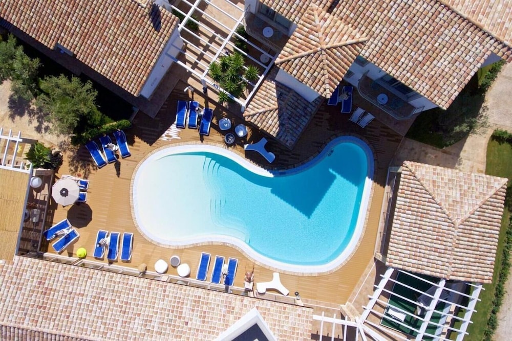 Eliantos Hotel 4/62