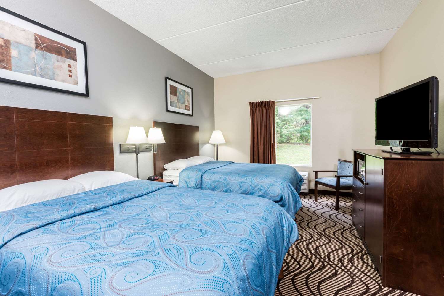 Super 8 by Wyndham Mars/Cranberry/Pittsburgh Area 4/13