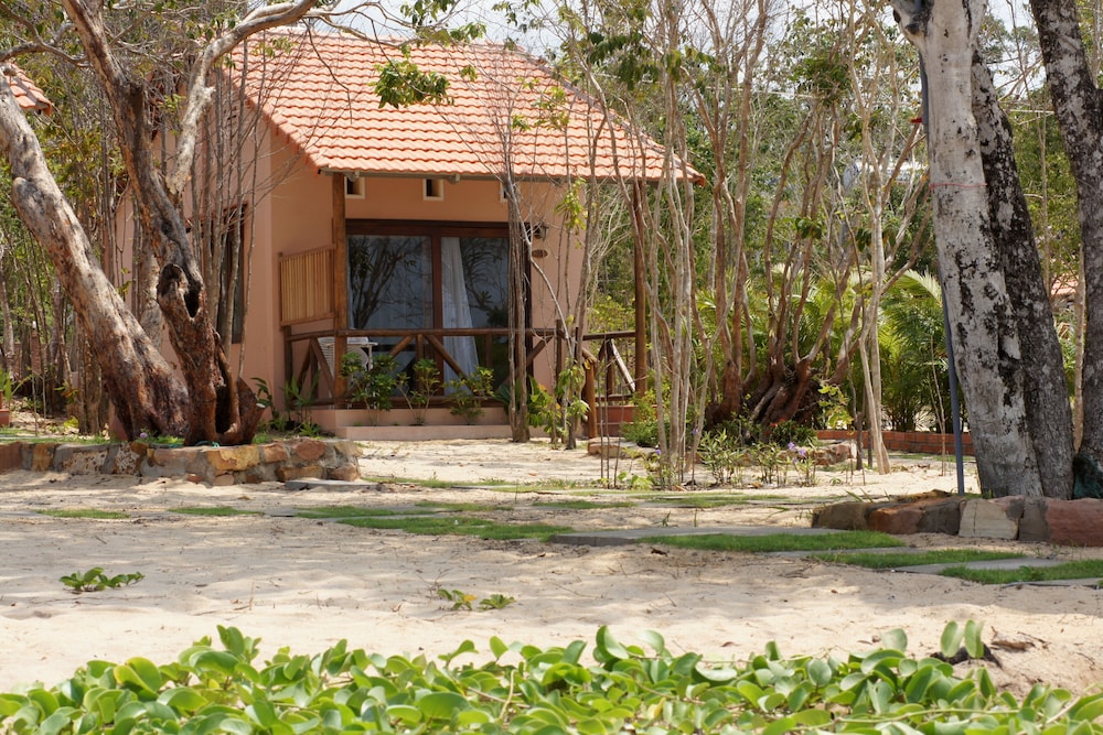 Gold Sand Beach Bungalow 36/41