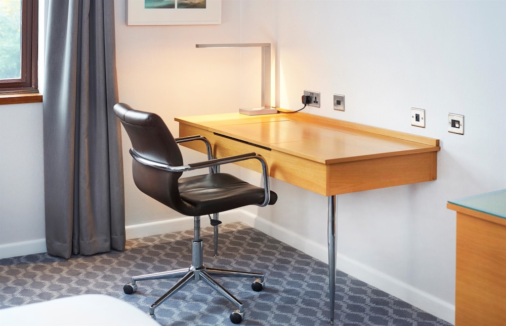Hilton London Watford 50/54