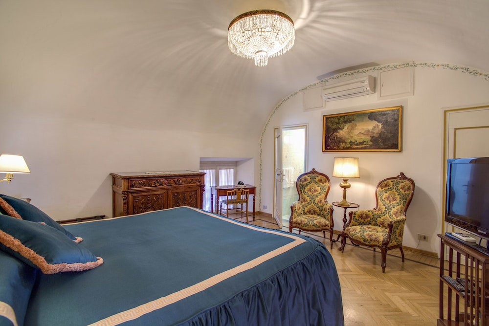 Grand, Suite, King and Twin Beds, Terrace