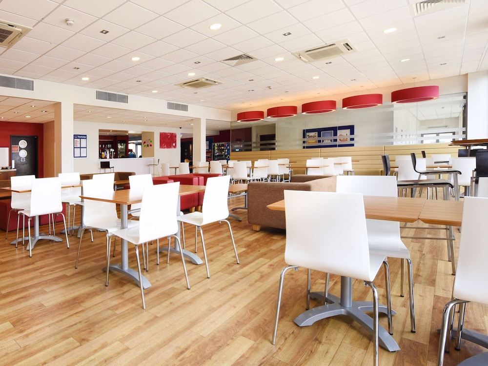 Travelodge London Excel 24/35