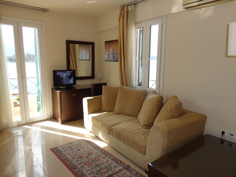 Hotel Manessi 31/62