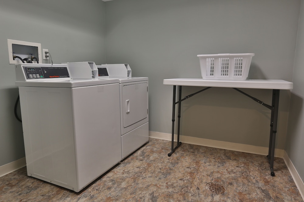 Ivy Court Inn And Suites 6/49