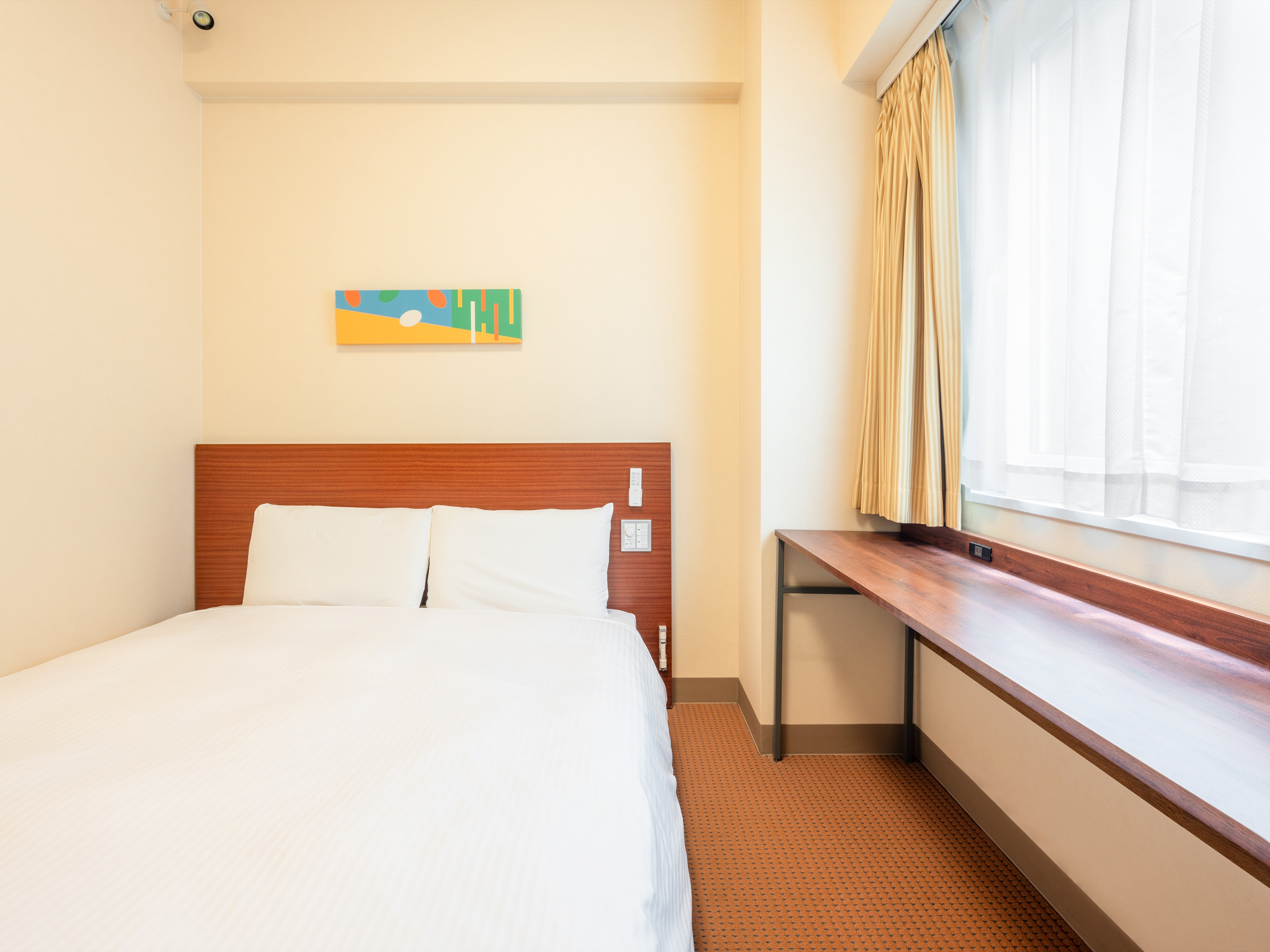 ROOM, DOUBLE BED