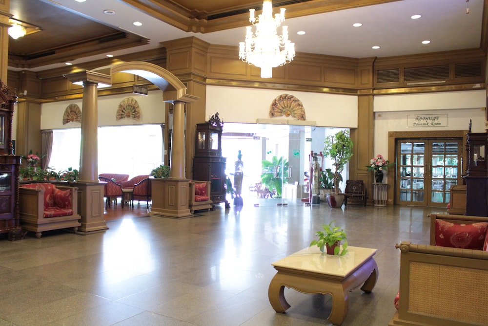 City Beach Resort 32/49