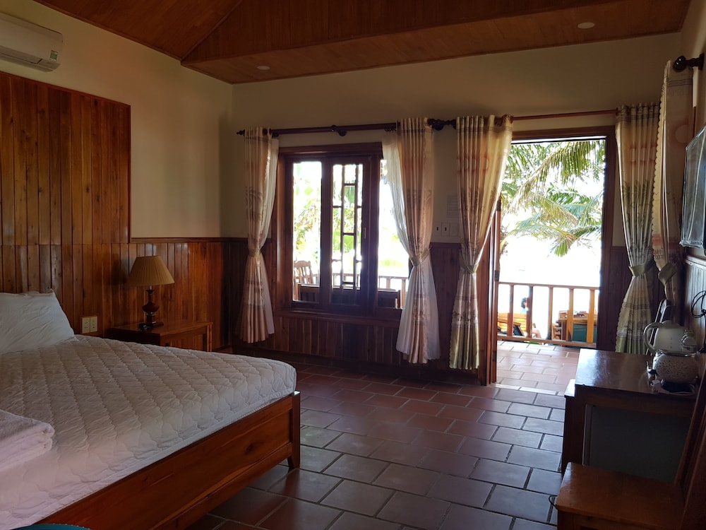 Free Beach Resort 12/50