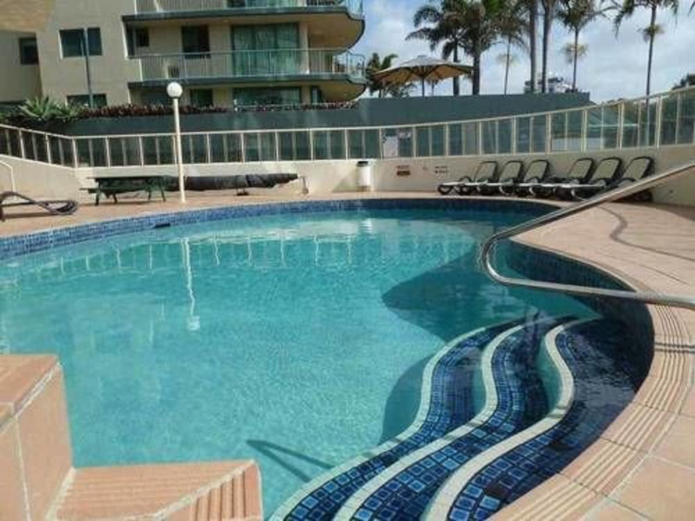 Beachfront Towers 54/80