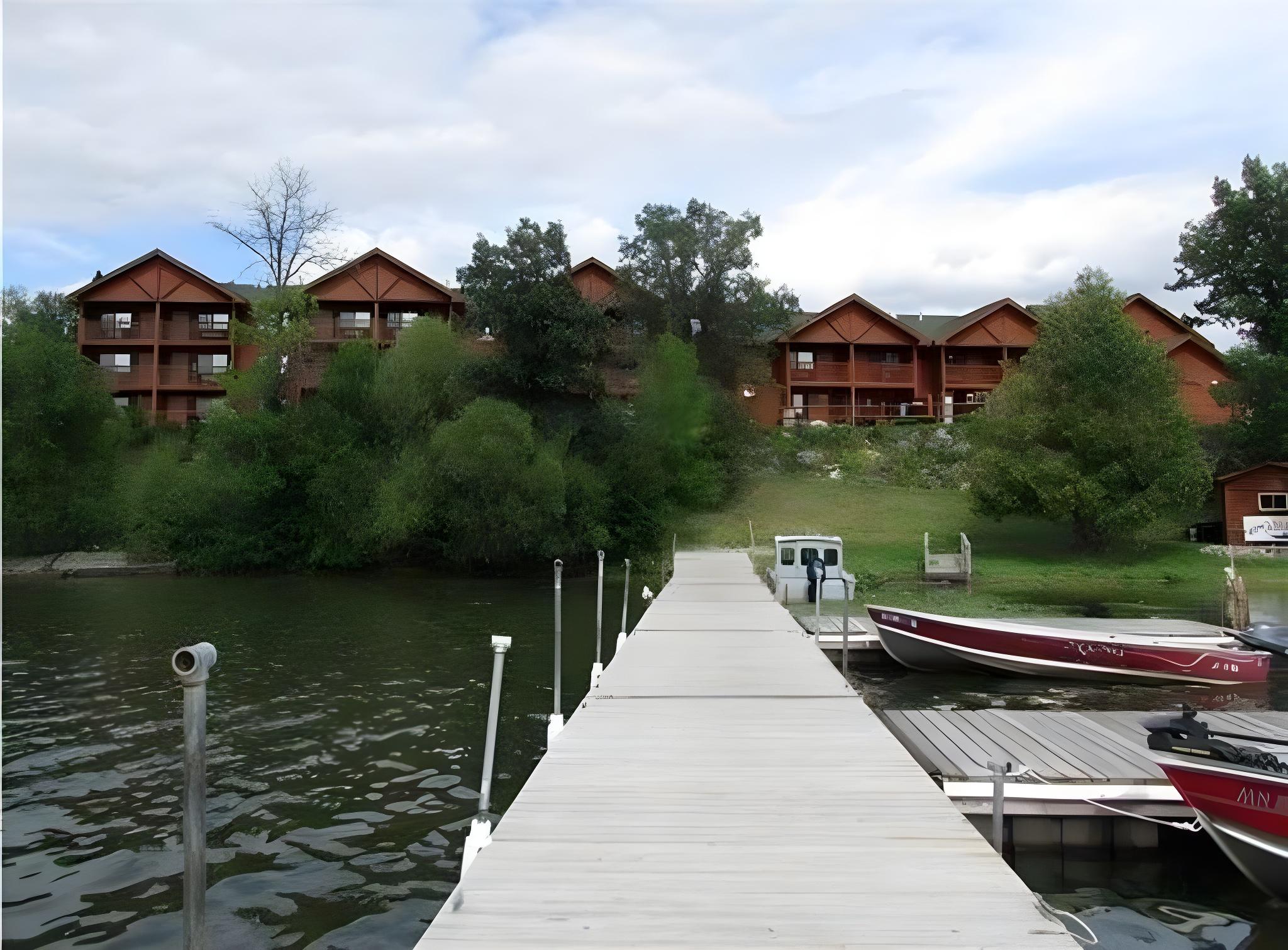 Oveson's Pelican Lake Resort & Inn 19/22