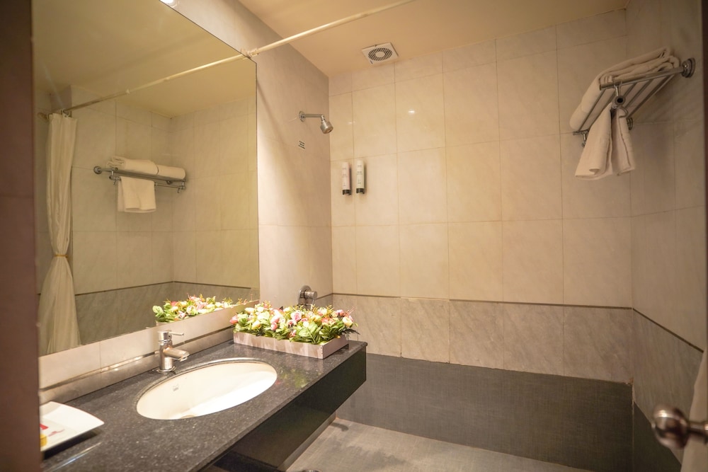 Hotel Swarn Towers 47/50