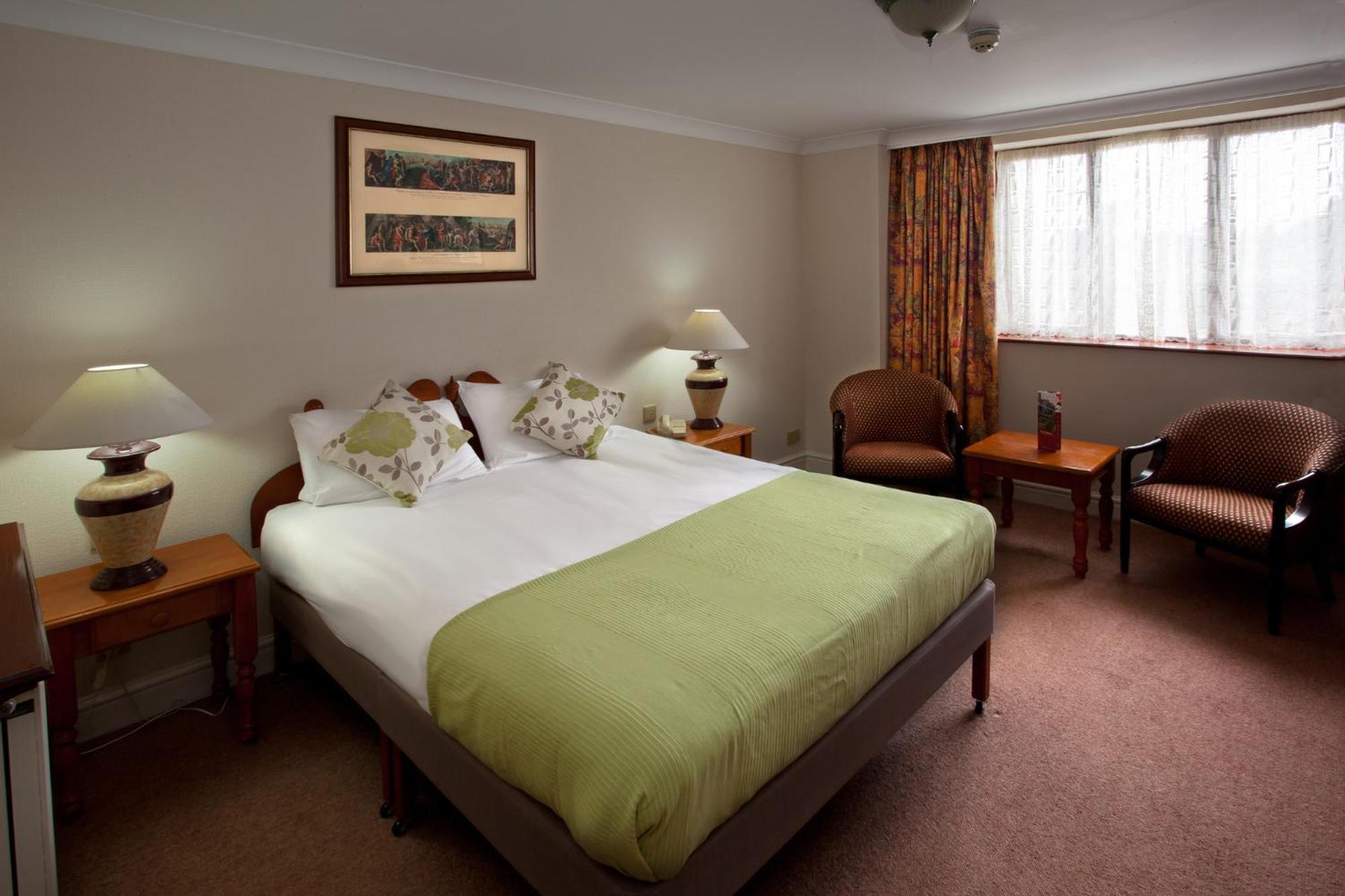 ROOM, DOUBLE BED