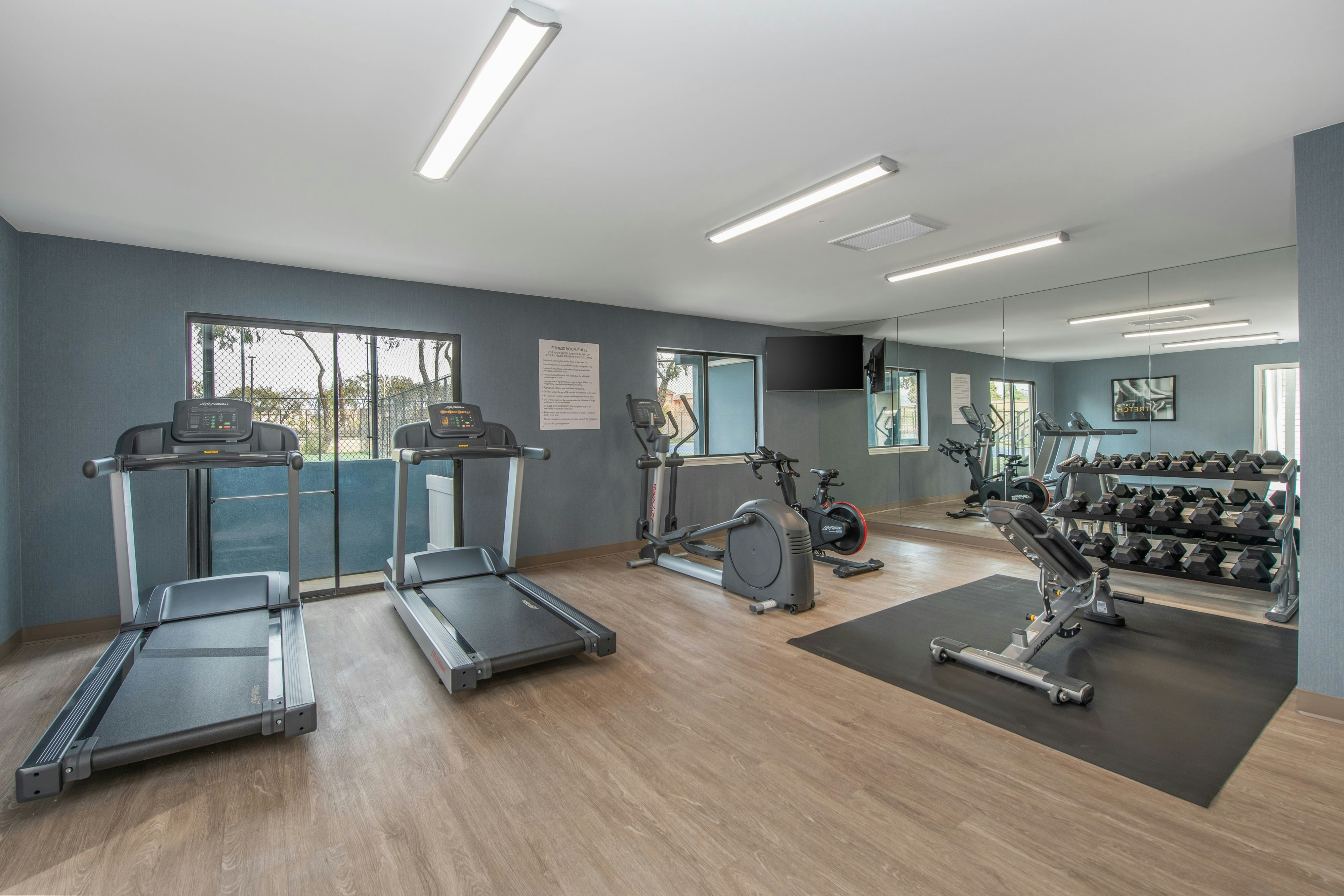 Residence Inn Oxnard River Ridge 16/50