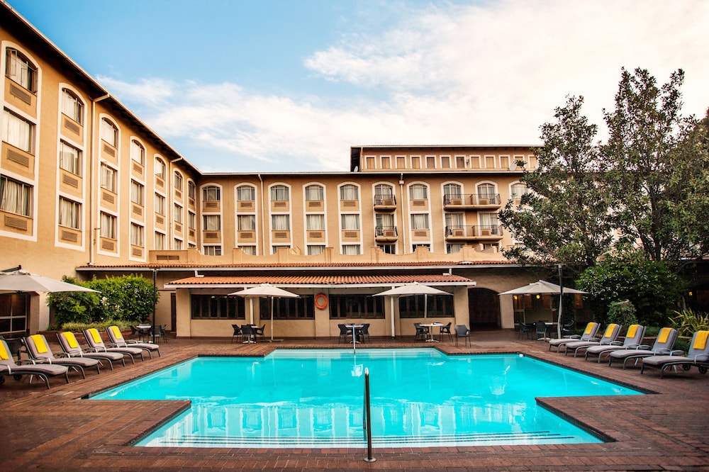 Garden Court Or Tambo International Airport 4/50