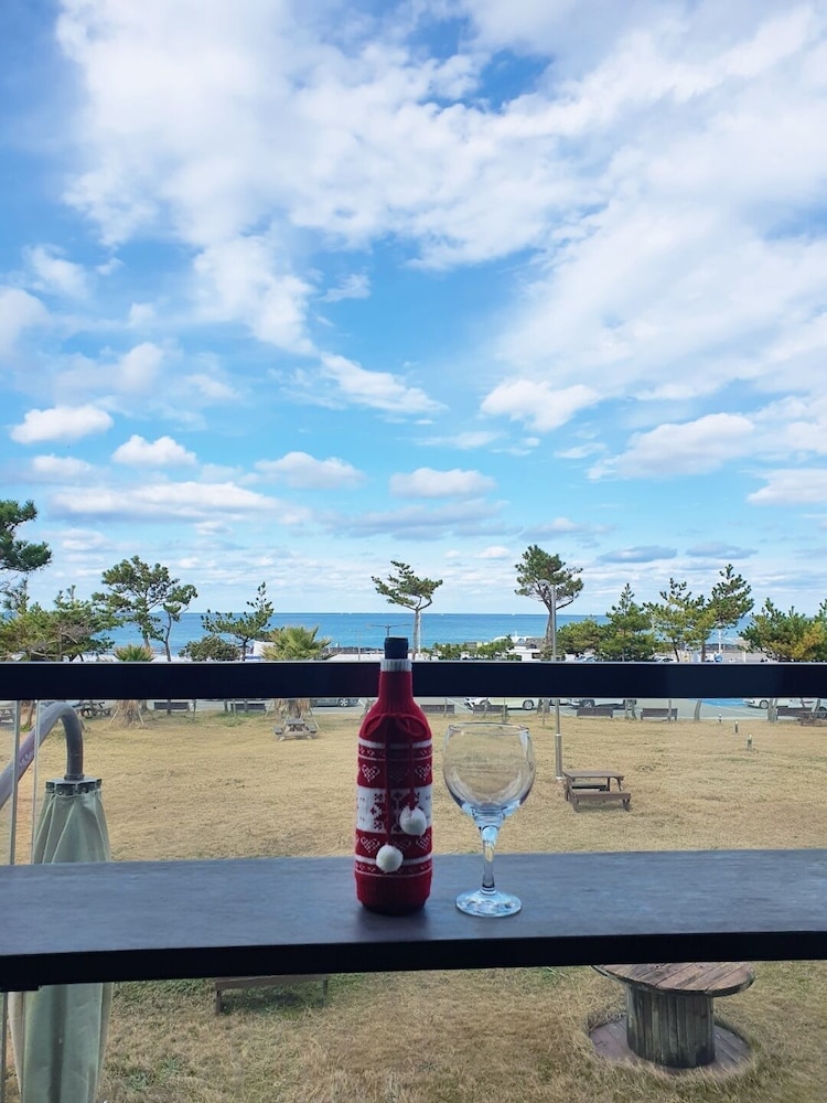 Marevo Beach Hotel 73/76