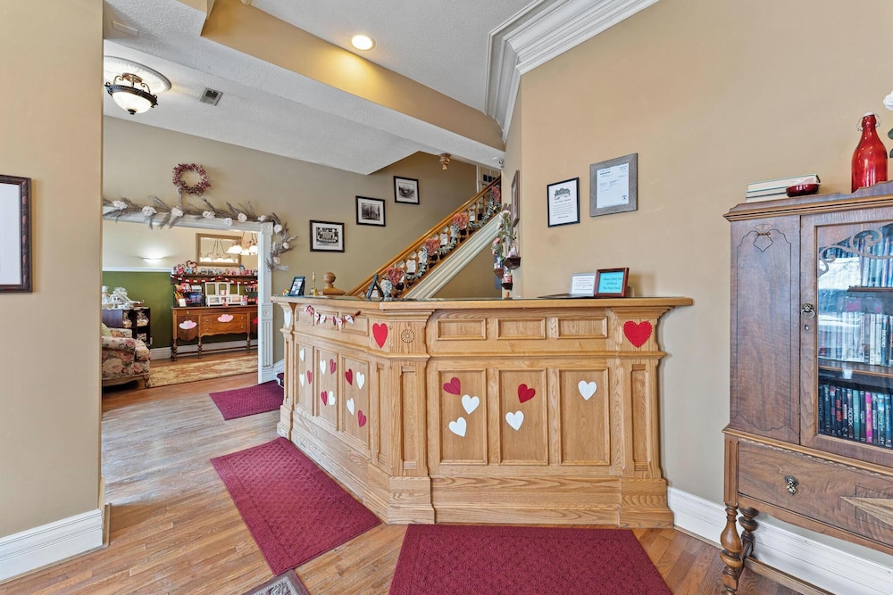 The Anniversary Inn Logan 2/50