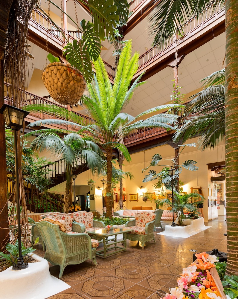 Monopol Hotel Tenerife 45/53
