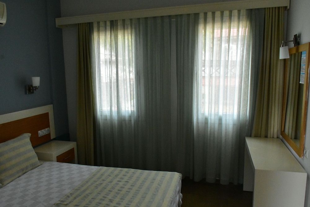 Diana Suite 31/47