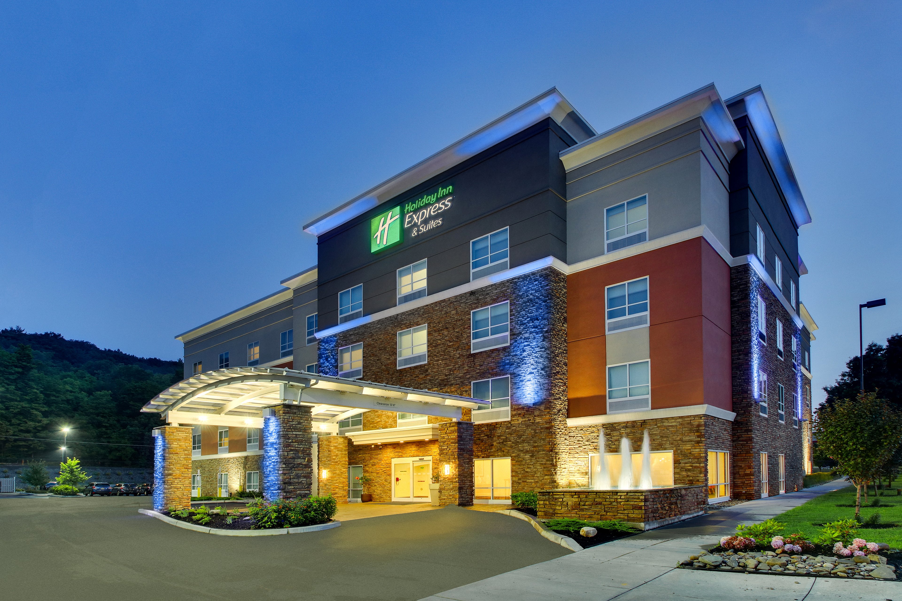 Holiday Inn Express Suites Ithaca 11/69