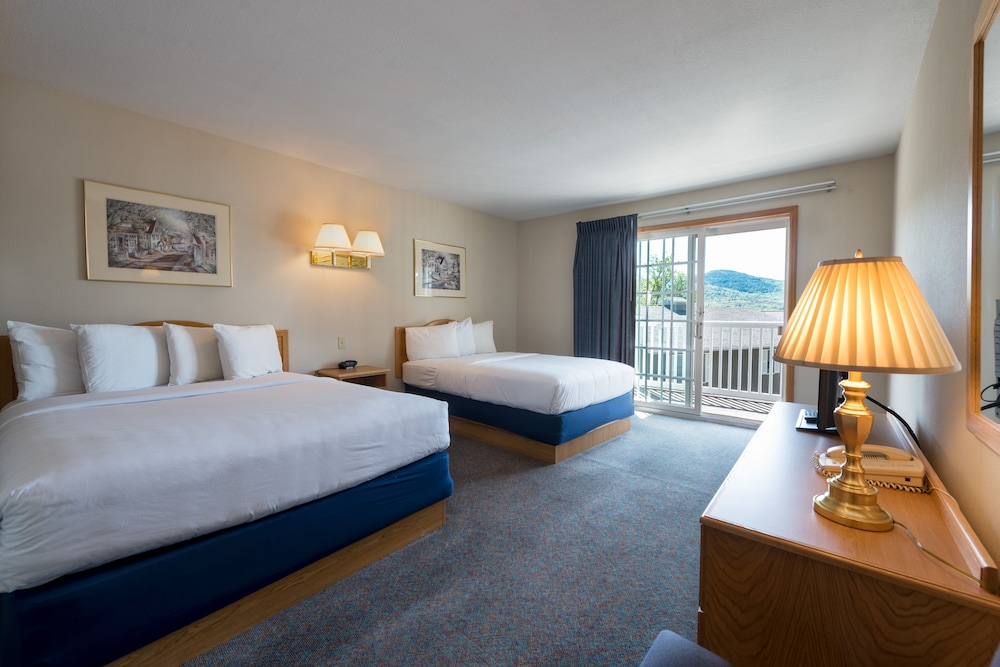 Adirondack Retreat Inn and Suites 16/36