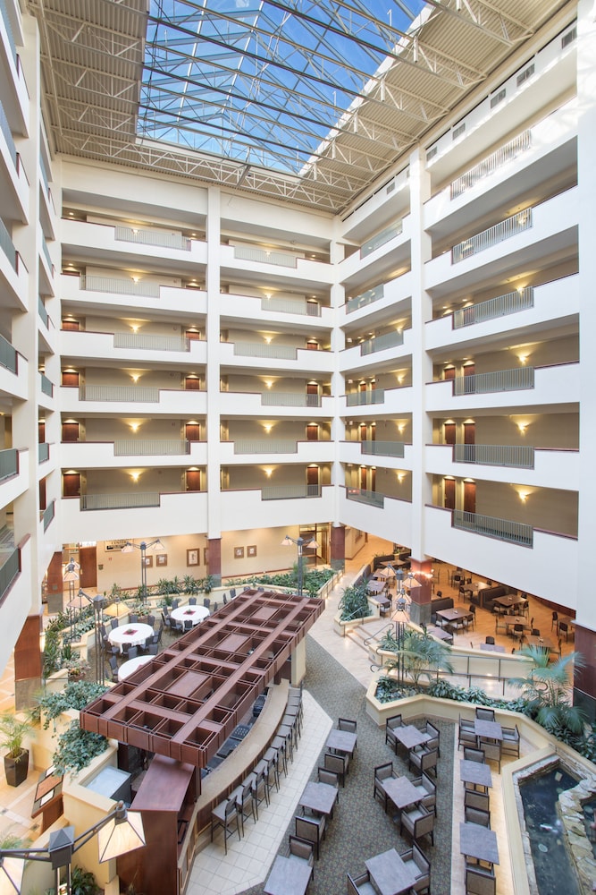 Hotel Topeka At City Center 20/36
