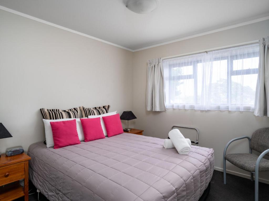 1 Bedroom, Apartment, Partial View