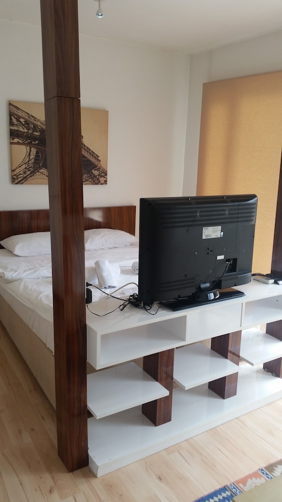 NEW PERA HOTEL 42/59