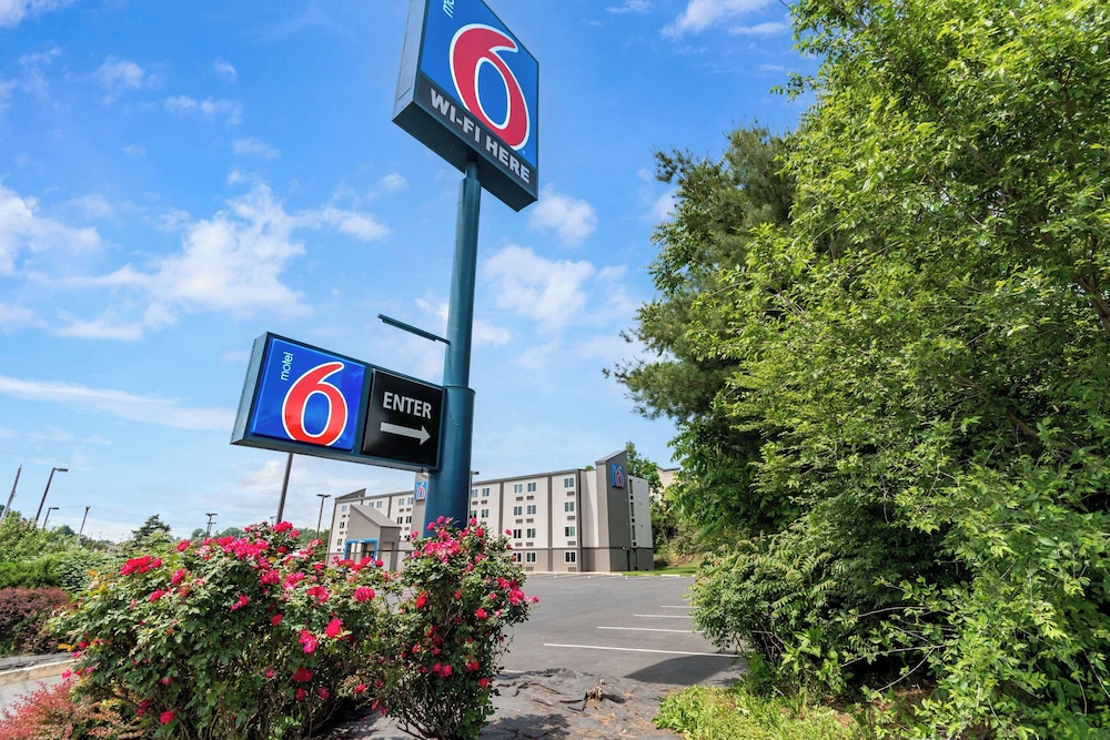 Motel6 York, PA - North 50/53