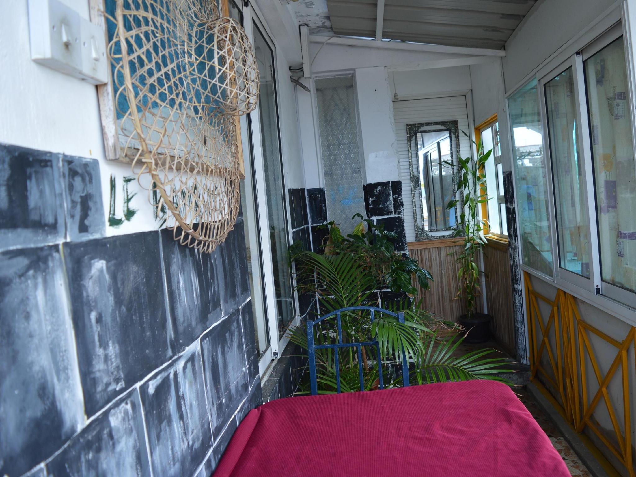 Le Bamboo 8/25